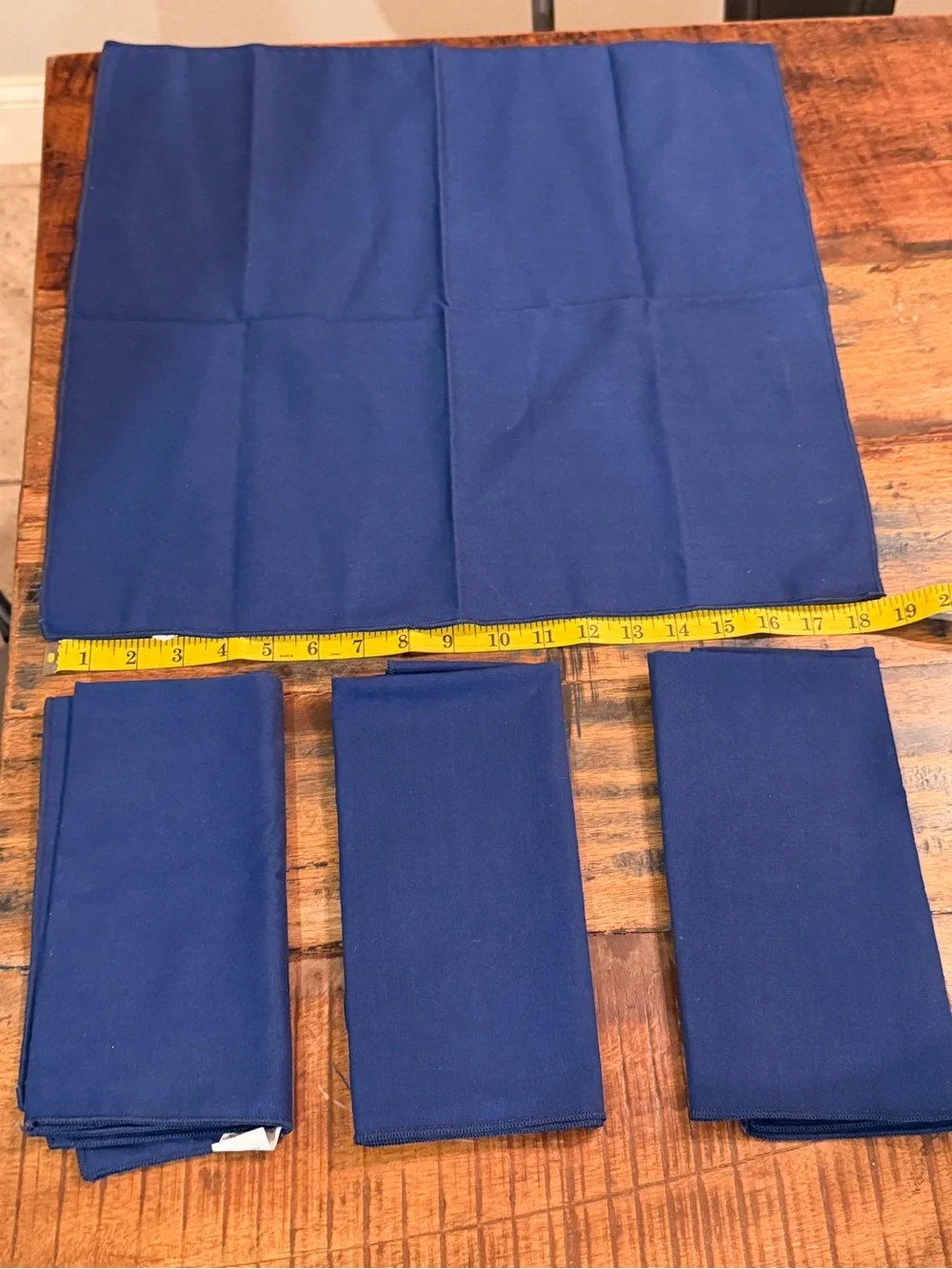 Set of 4 Blue Cloth Fabric Napkins -18 x 18 - Solid Navy Blue / Good Condition